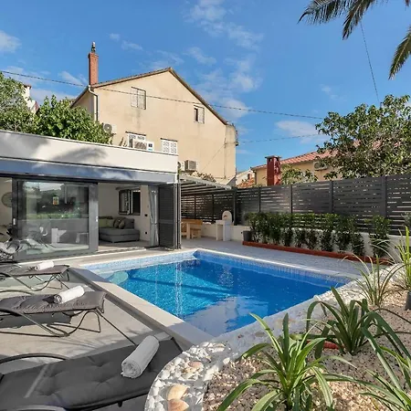 Lulani Pool 马卡尔斯卡