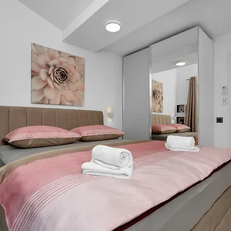 Lulani Pool شقة *